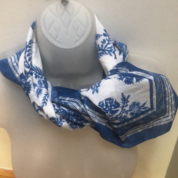 VTG ANOKHI SCARF IN CORNFLOWER BLUE - Picture 3 of 11